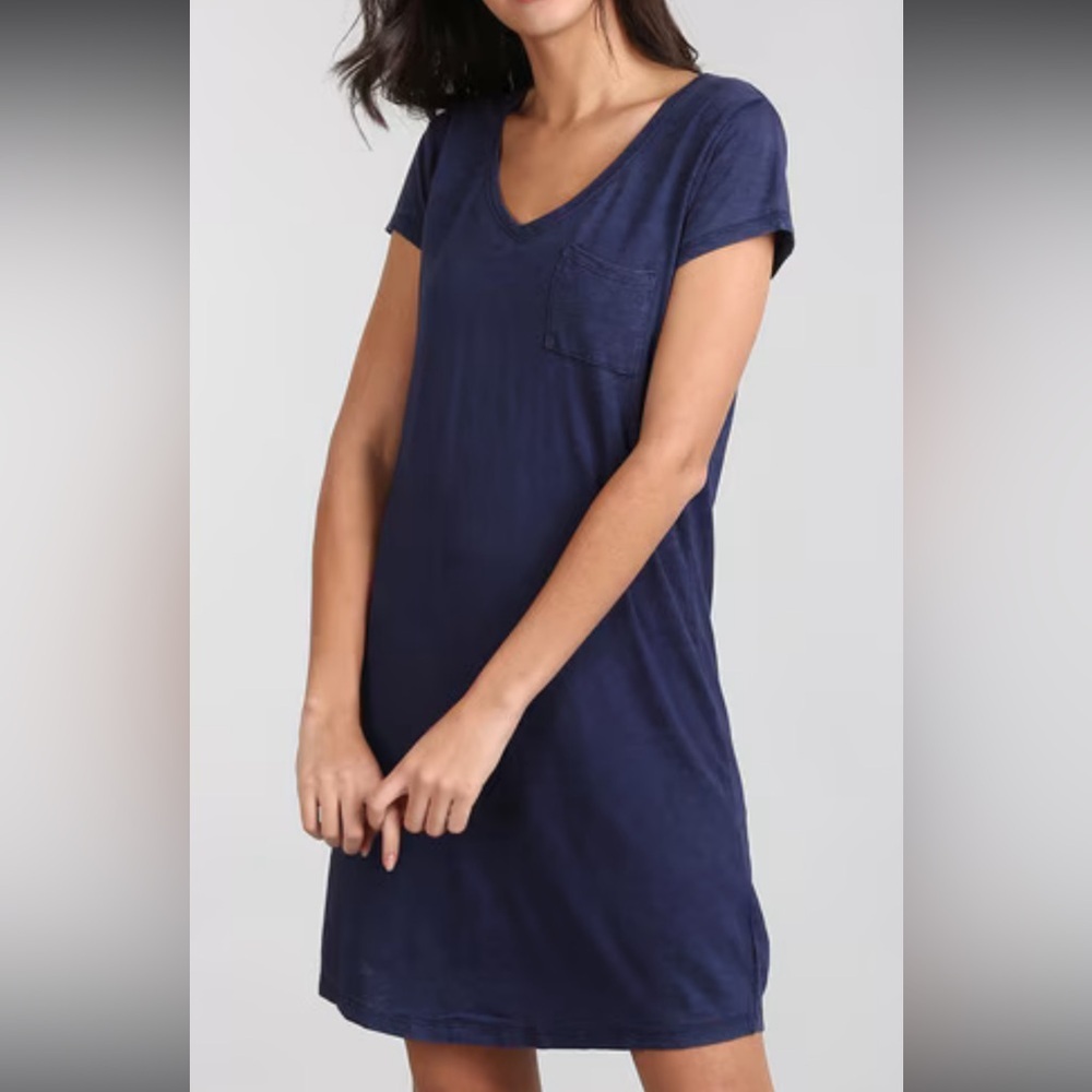 Gap V-neck T-shirt, dress size XS 60% cotton 40% MODAL navy blue with pocket